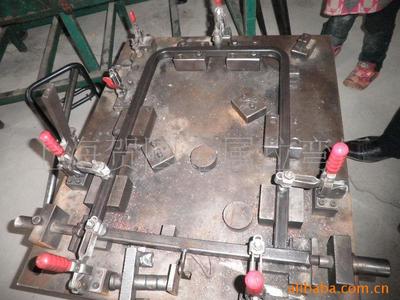 上海月凌金属拉弯厂 专业提供20方管弯管、车架加工及焊接组装服务